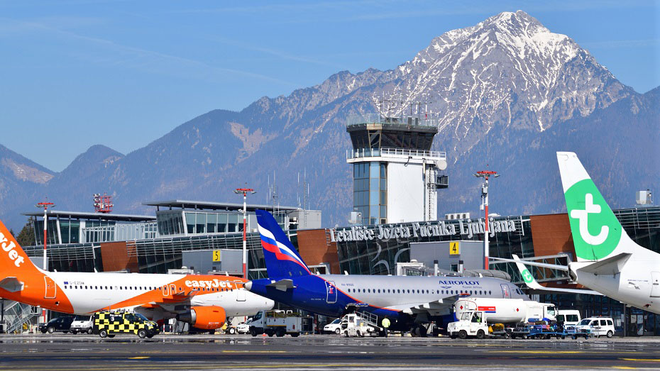 petrolov-aeroservis-oskrbuje-letala-na-brniku